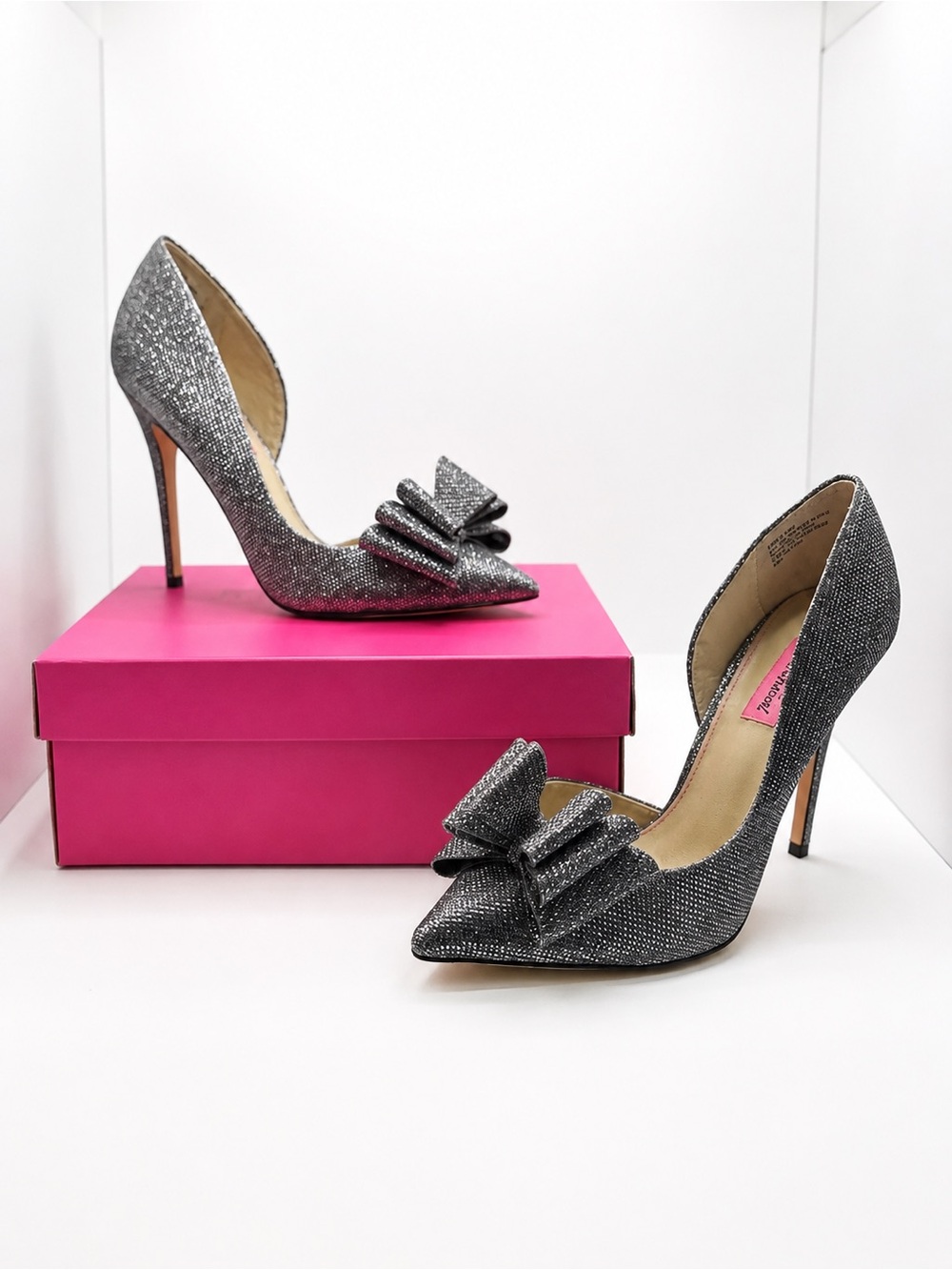 NEW Betsey Johnson Silver Glitter Pointed Toe D'Orsay Heels with Bow Size 8.5